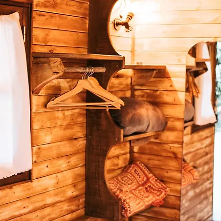 Terra Lodge *